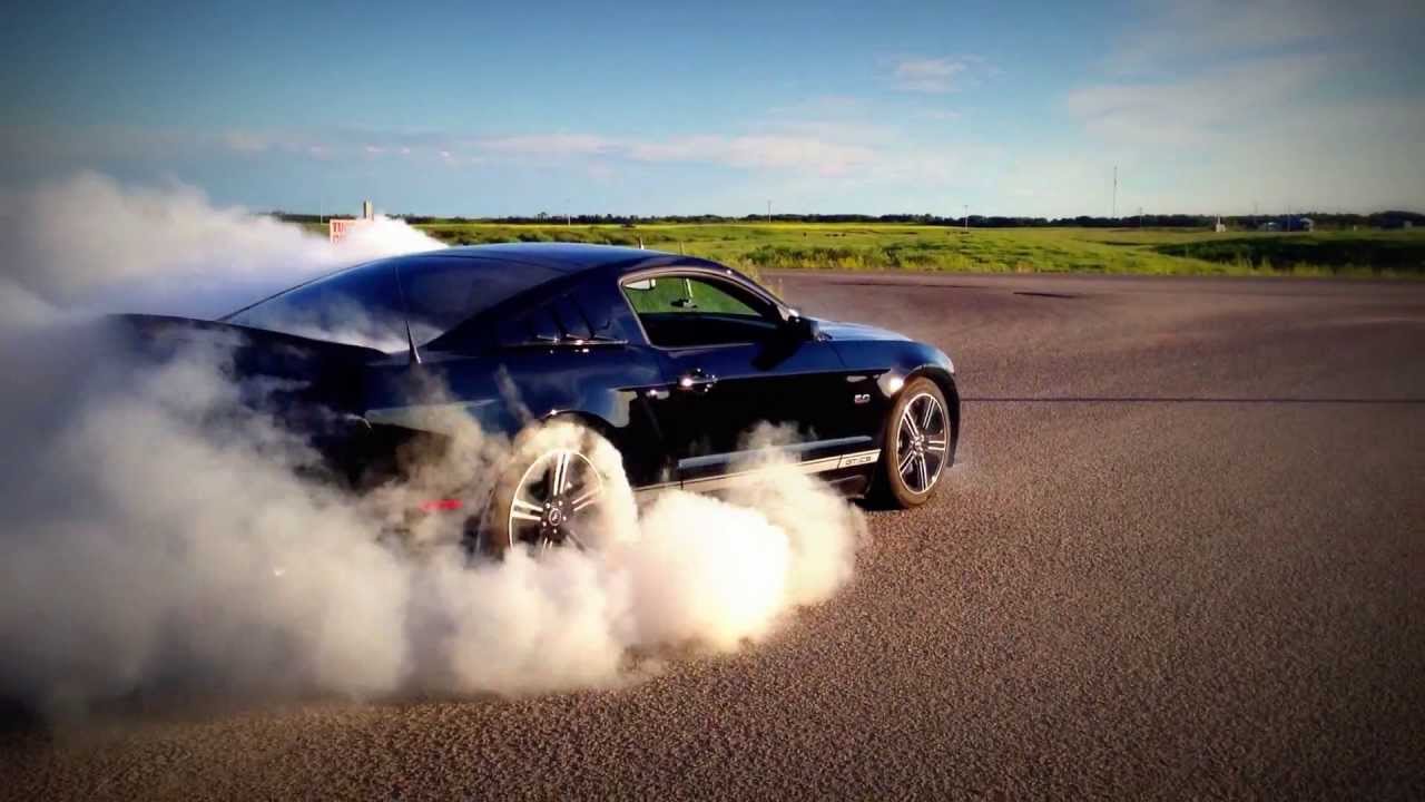 Ford Mustang Gt / Cs 2014 Burnout with mods (Stainless works full exhaust)