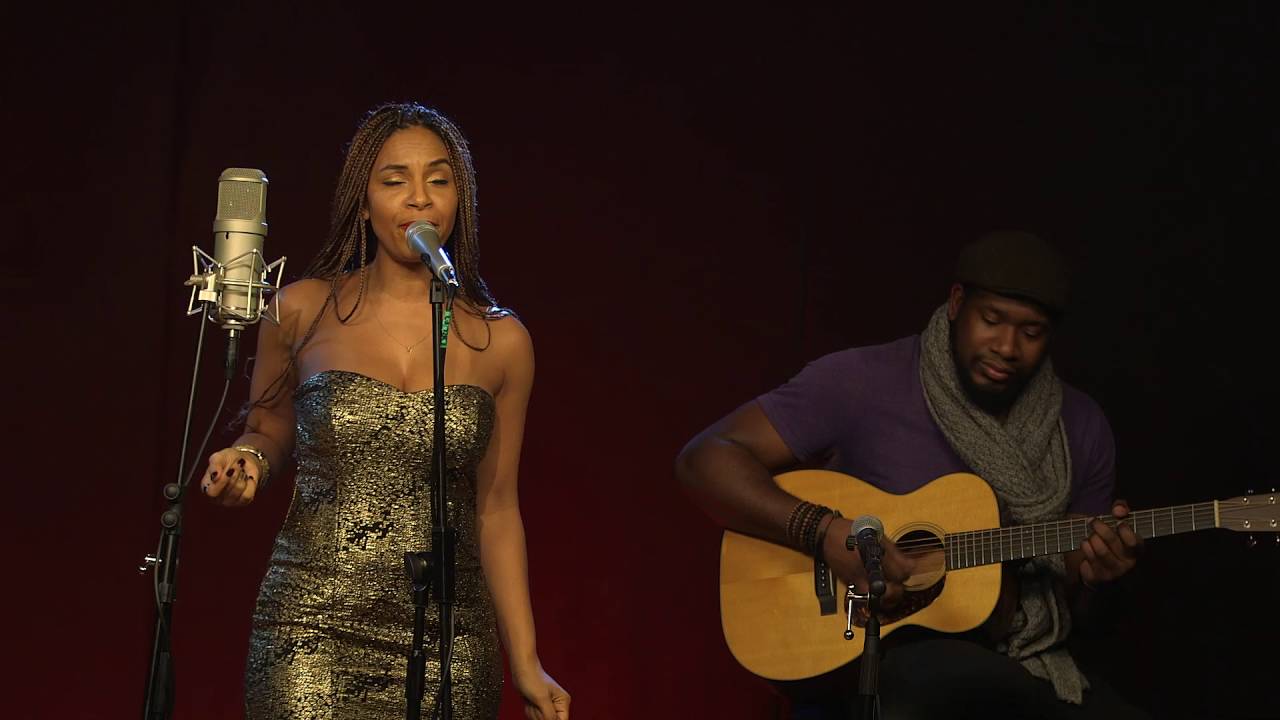 Teedra Moses Acoustic 