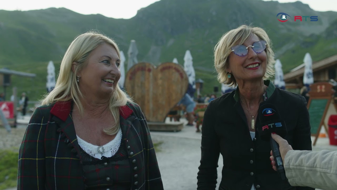 Zahlreiche Teilnehmer beim erstes Vollmondschwimmen am Obertauern