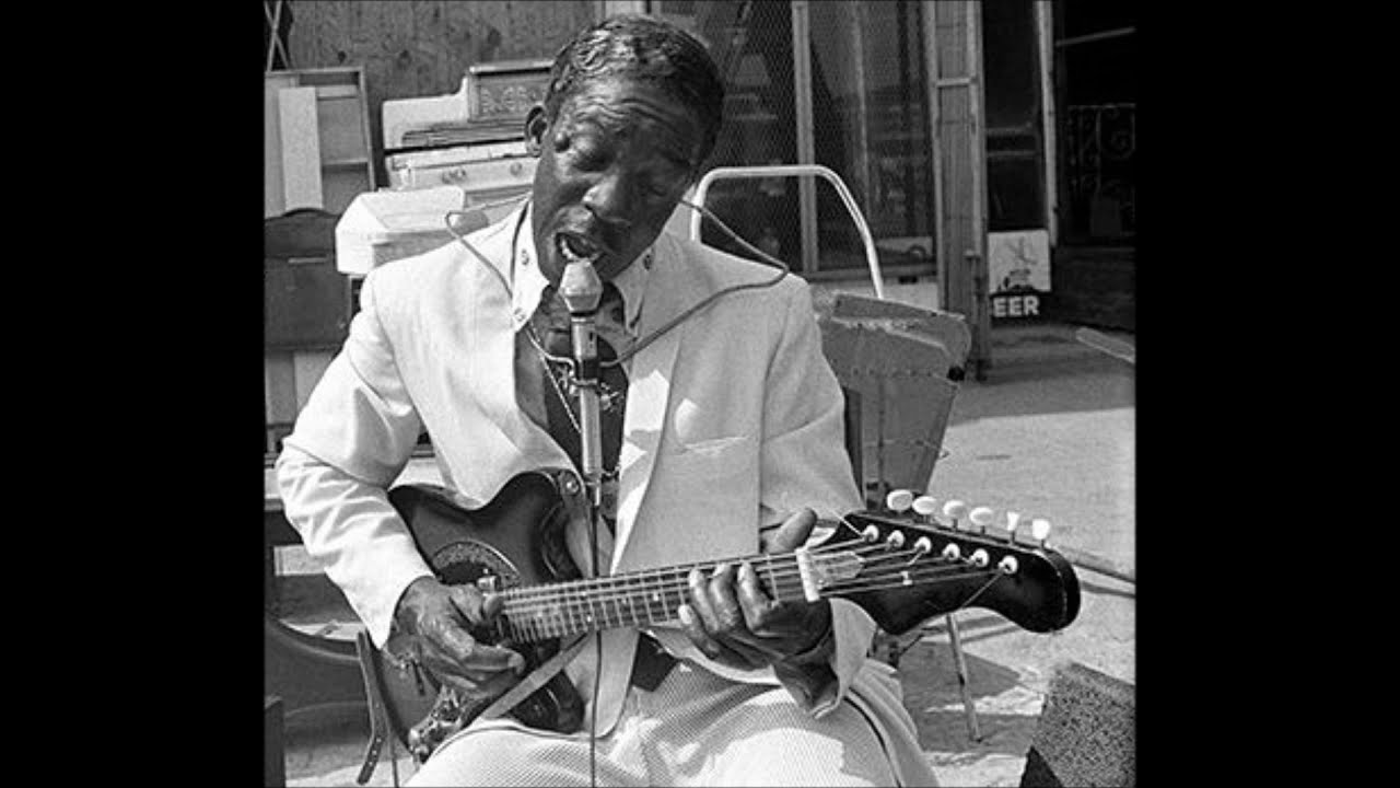 Maxwell Street Jimmy Davis : Hanging Around My Door (1963)