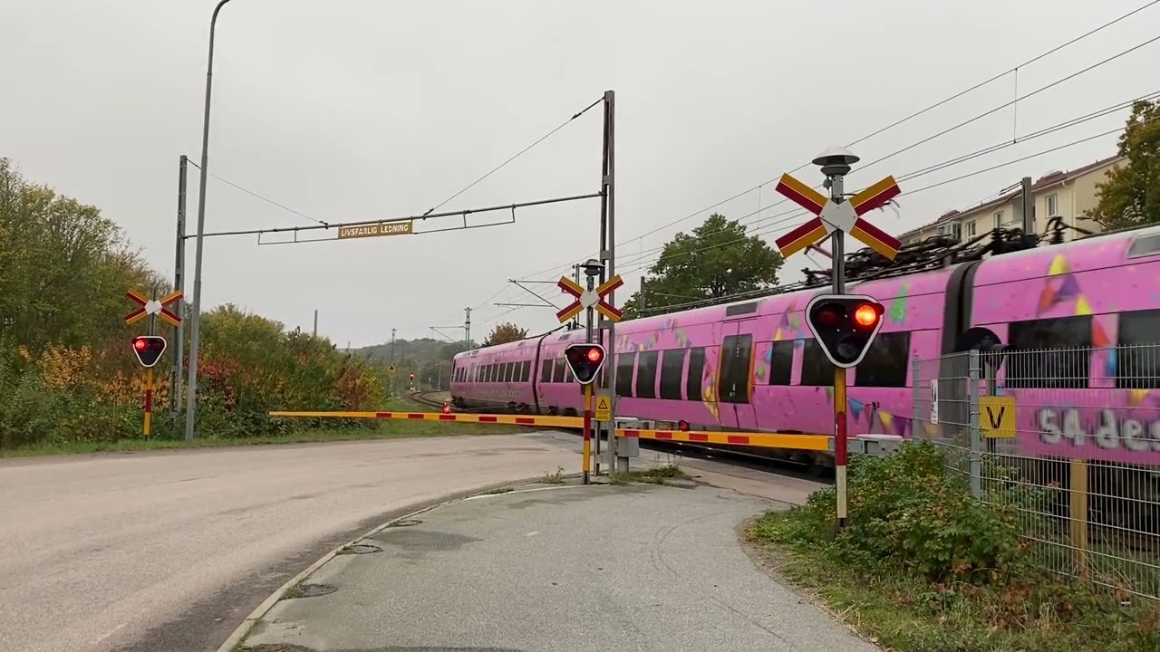 Järnvägsövergång Marieberg (Karlskrona) / Swedish railroad crossing