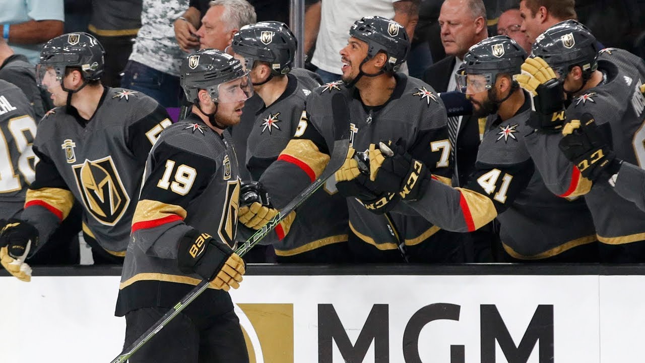 Reilly Smith scores third-period game-winner as Golden Knights stun Jets