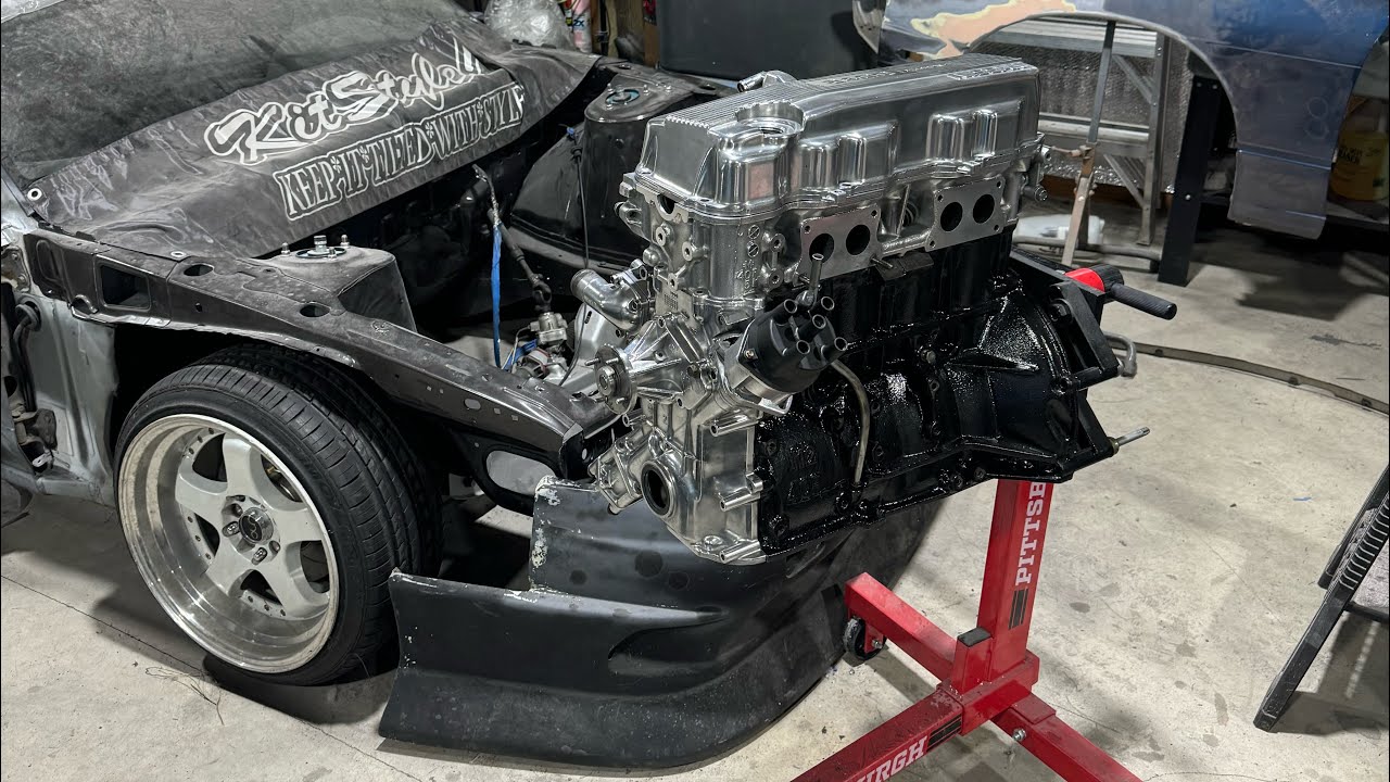 How to POLISH your engine valve cover!!!  240sx engine bay!!!!