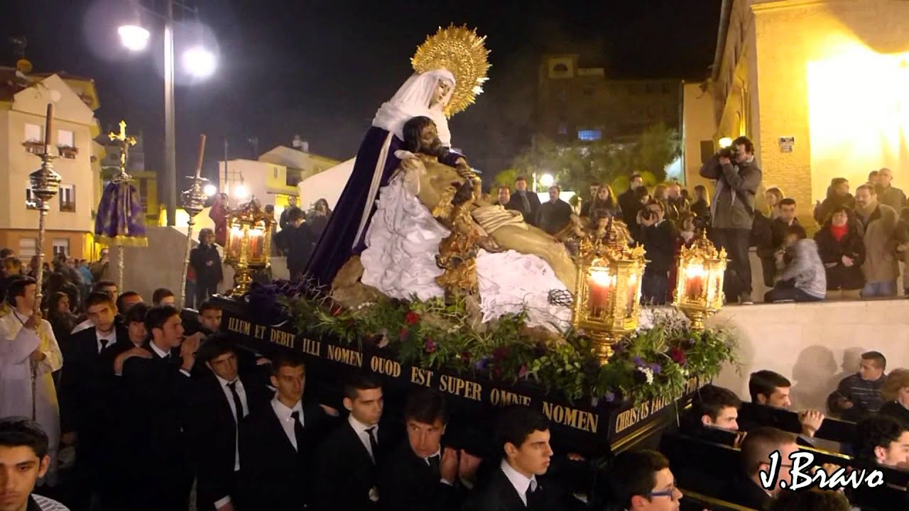 Vía Crucis de antorchas de la Hermandad del Monte Calvario (Málaga, 2013)