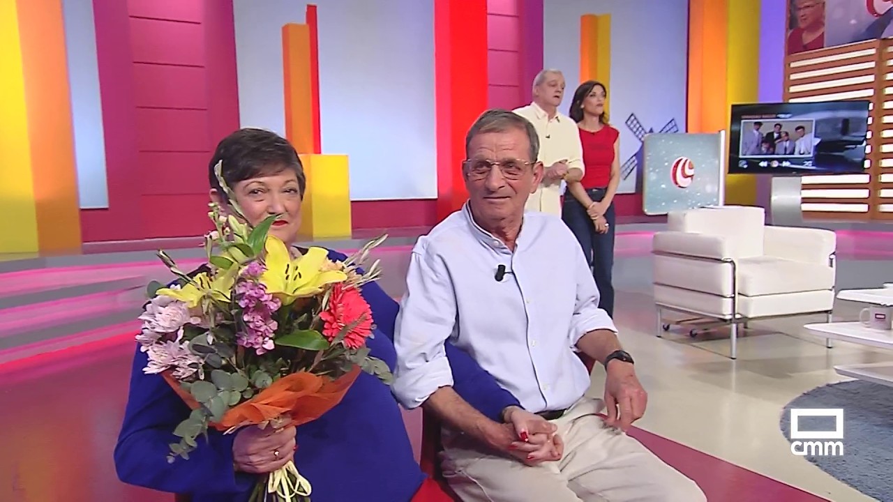 Esperanza viene a conocer a Jesús en la mampara | En Compañía