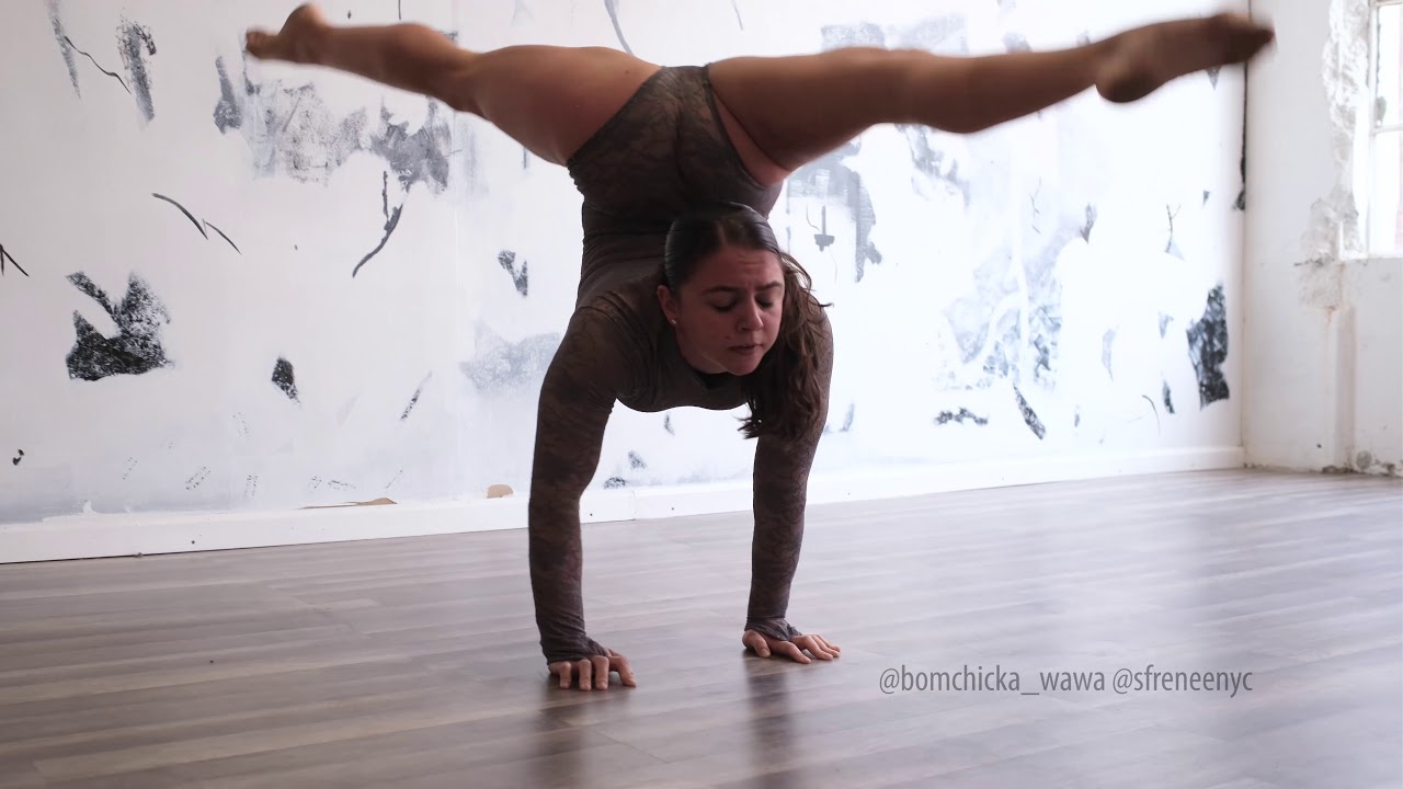 Allison Schieler, contortionist