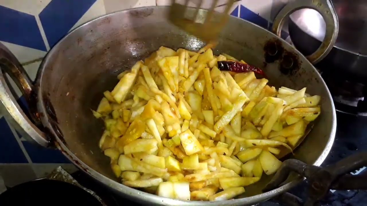 BOTTLE GOURD RECIPE WITH PRAWNS | POPULAR Bengali Recipe