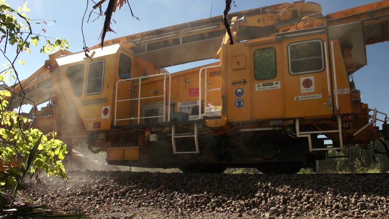 Working On The Railway - Otaki Ballast Clean