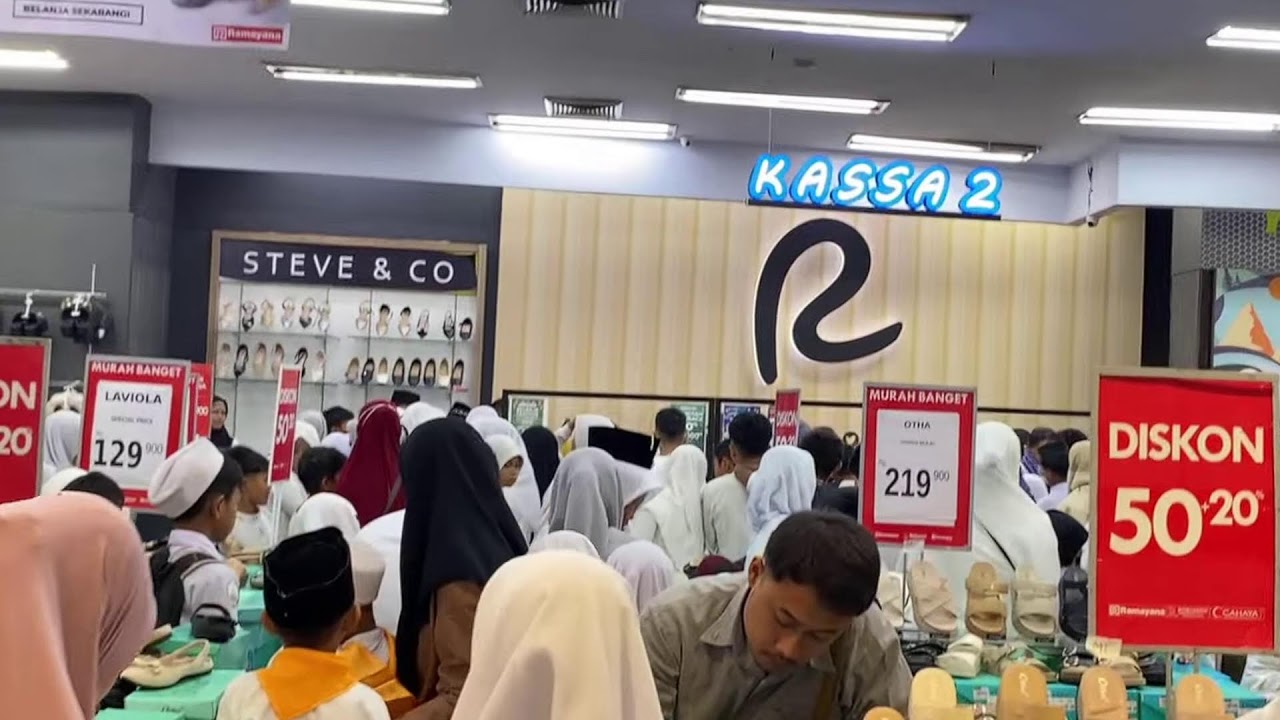 Belanja Pakaian Lebaran 1000 Anak Yatim | Al-Azhar Asy-Syarif Sumatera Utara