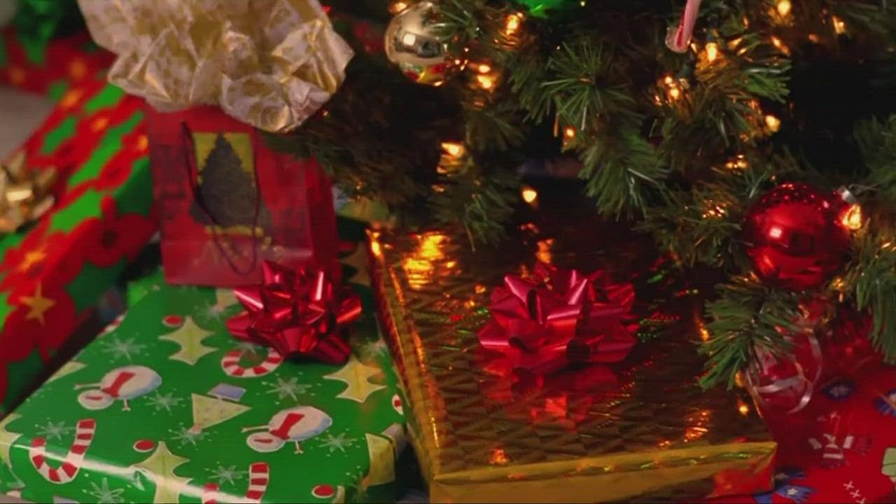 Tips to save money as the holiday shopping season approaches amid inflation