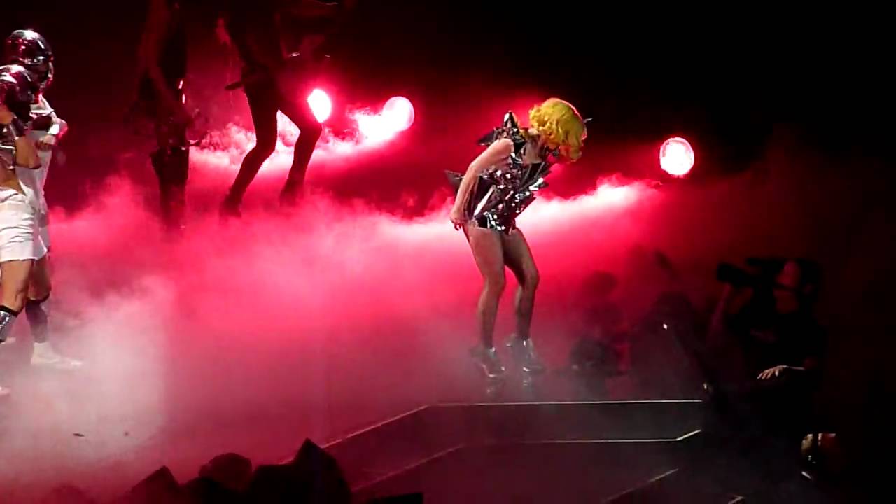 Lady Gaga - Bad Romance / The Monster Ball Tour - Hamburg