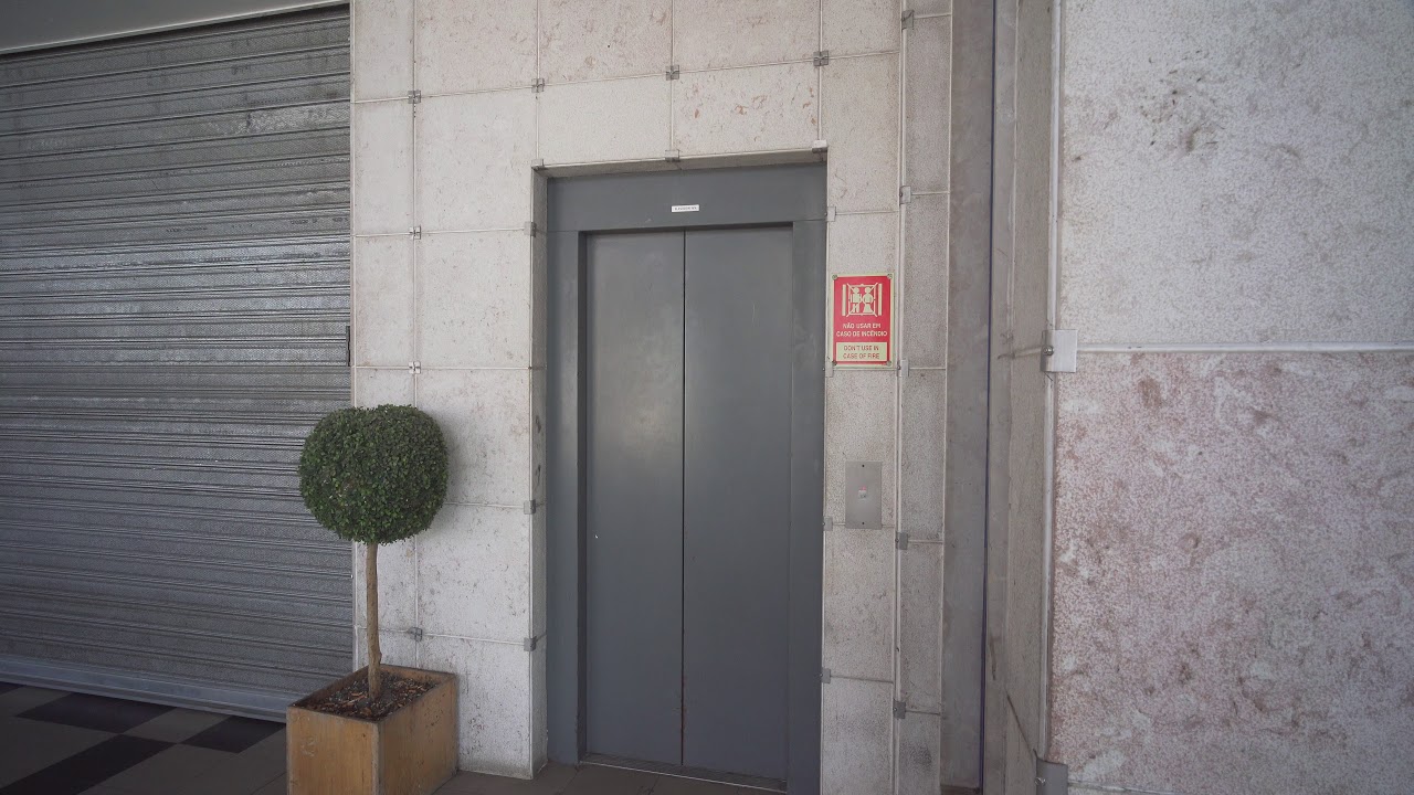 Portugal, Lisbon, Alverca railway station, 2X elevator, 1X escalator