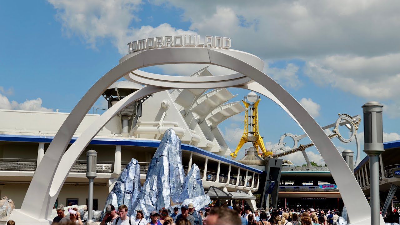 Magic Kingdom 2025 Tomorrowland Afternoon Walkthrough in 4K | Walt Disney World Orlando Florida