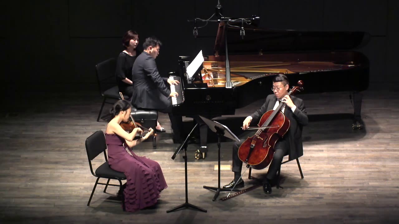 Astor Piazzolla : Otono porteno (Fall/Autumn),Invierno porteno (Winter) 