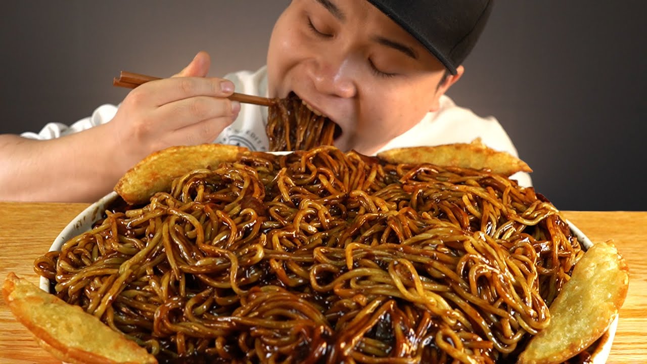 꾸덕꾸덕한 짜장면과 군만두 그리고 볶음밥 먹방~!! 리얼사운드  ASMR social eating Mukbang(Eating Show)