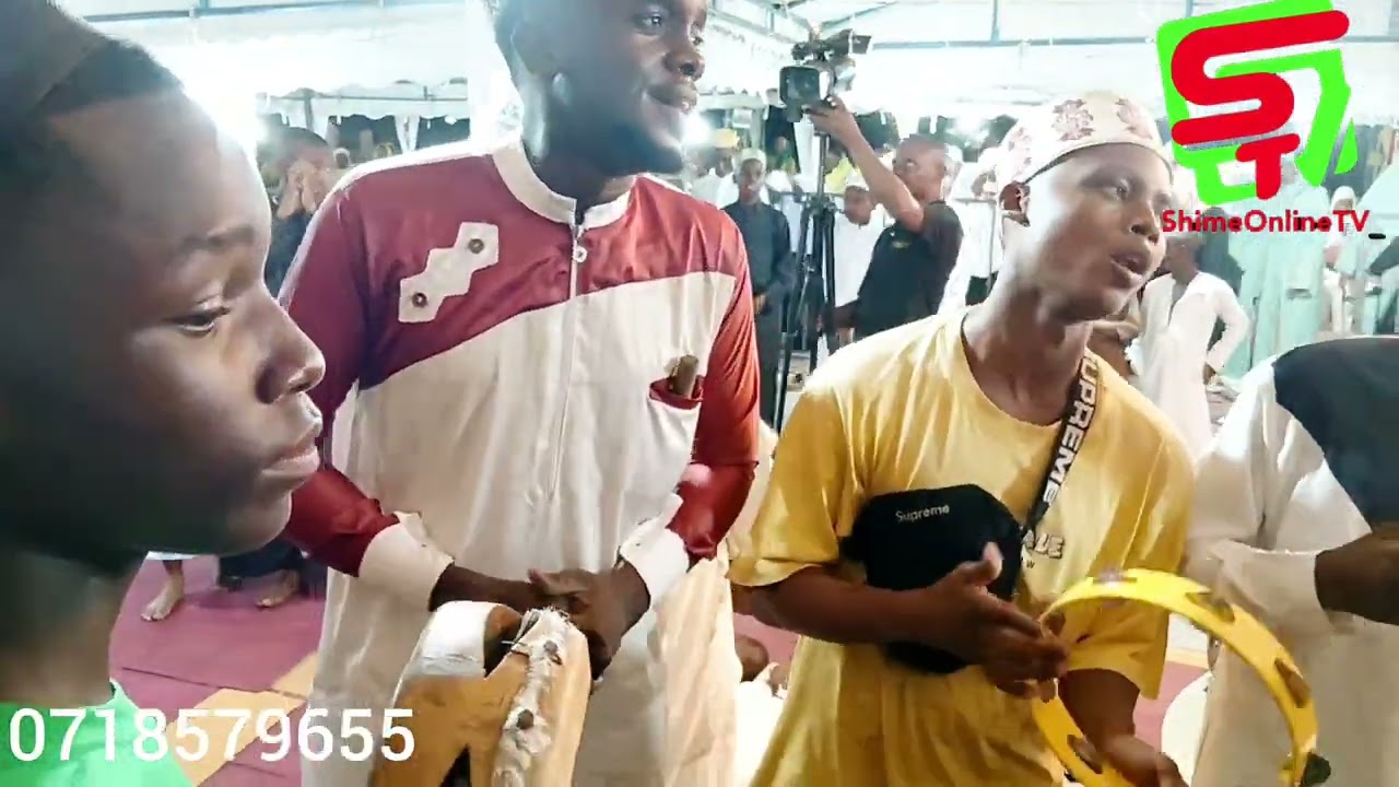 UST ABDUL(KASHISHI) AKIONGOZA KIYAMU CHA KUMSIMAMIA MTUME KWENYE MAULID MADRASAT DARUL MINA UBJNGO