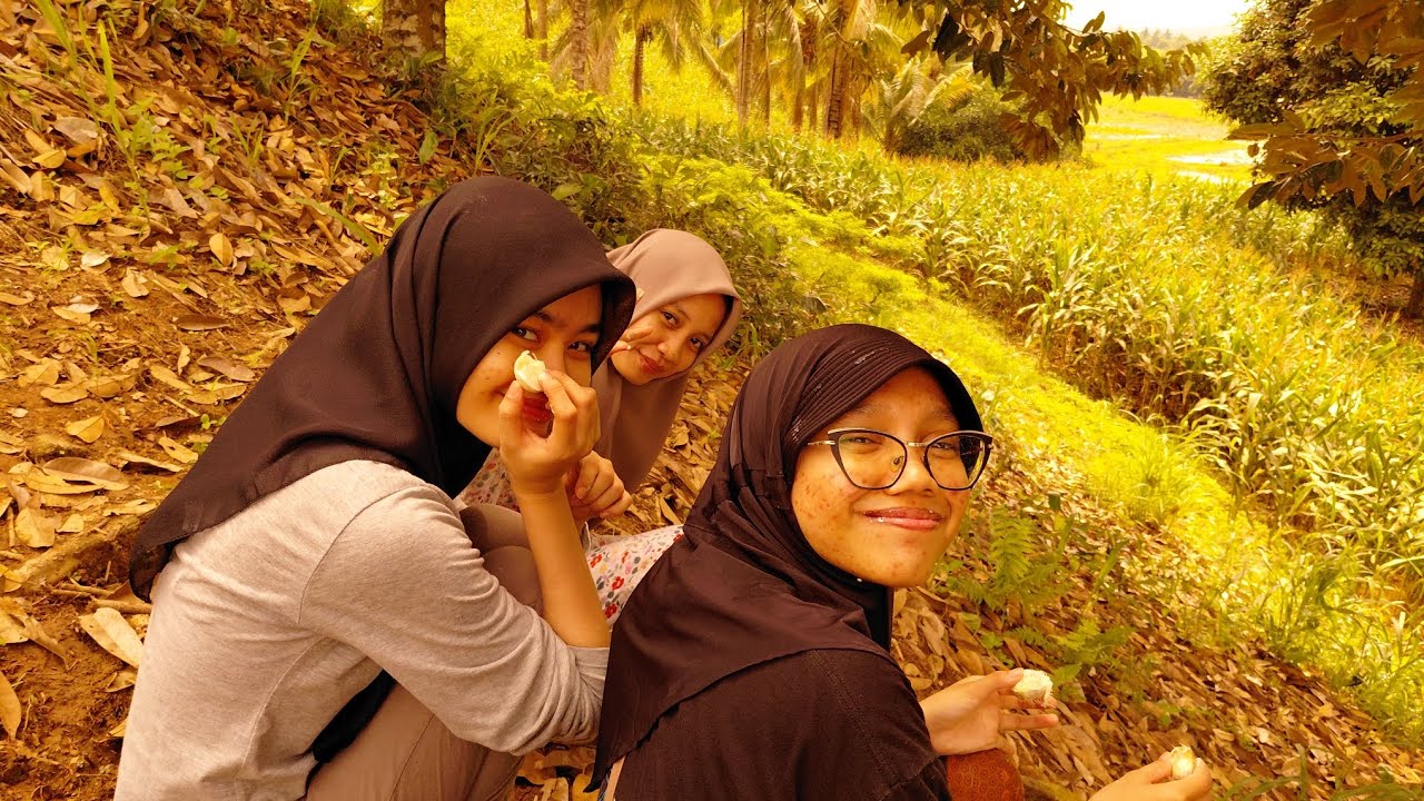 a day @bihe (kondangan, nanjak & makan duren)