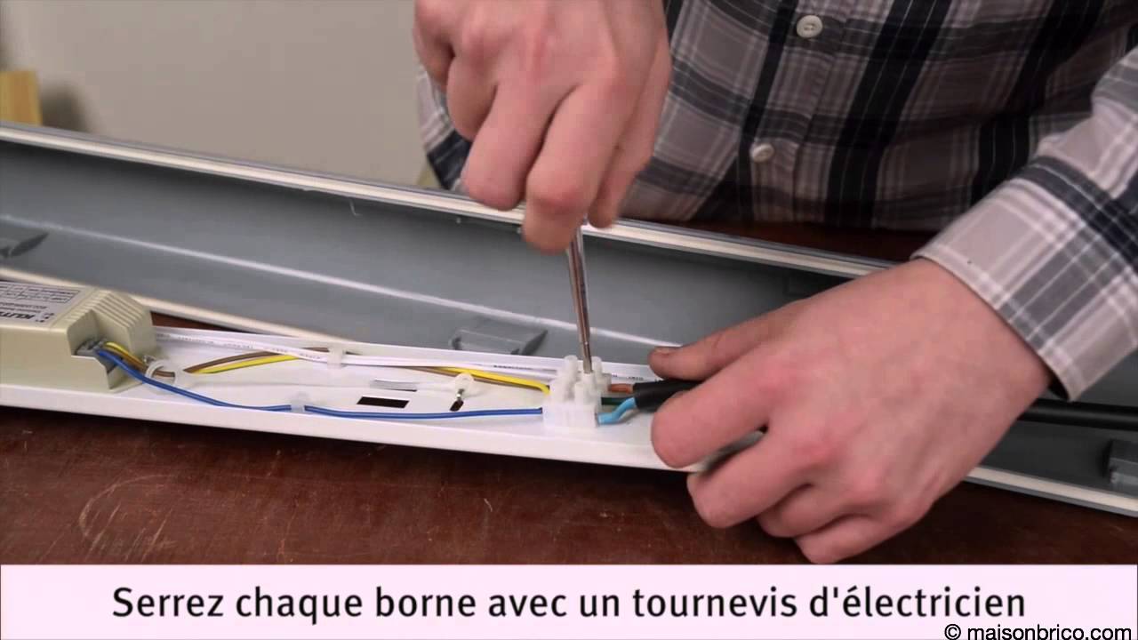 Installation d'un néon d'atelier