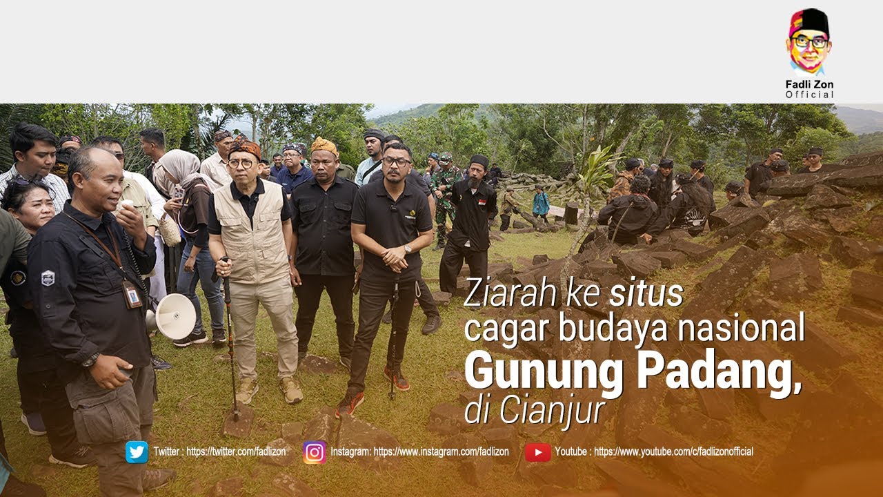 Ziarah ke situs cagar budaya nasional Gunung Padang, di Cianjur