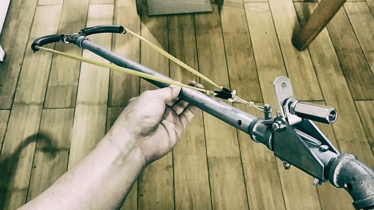483fts! 529 km / h! Powerful Slingshot Simple Trigger Homemade Slingshot steel ball black pipe