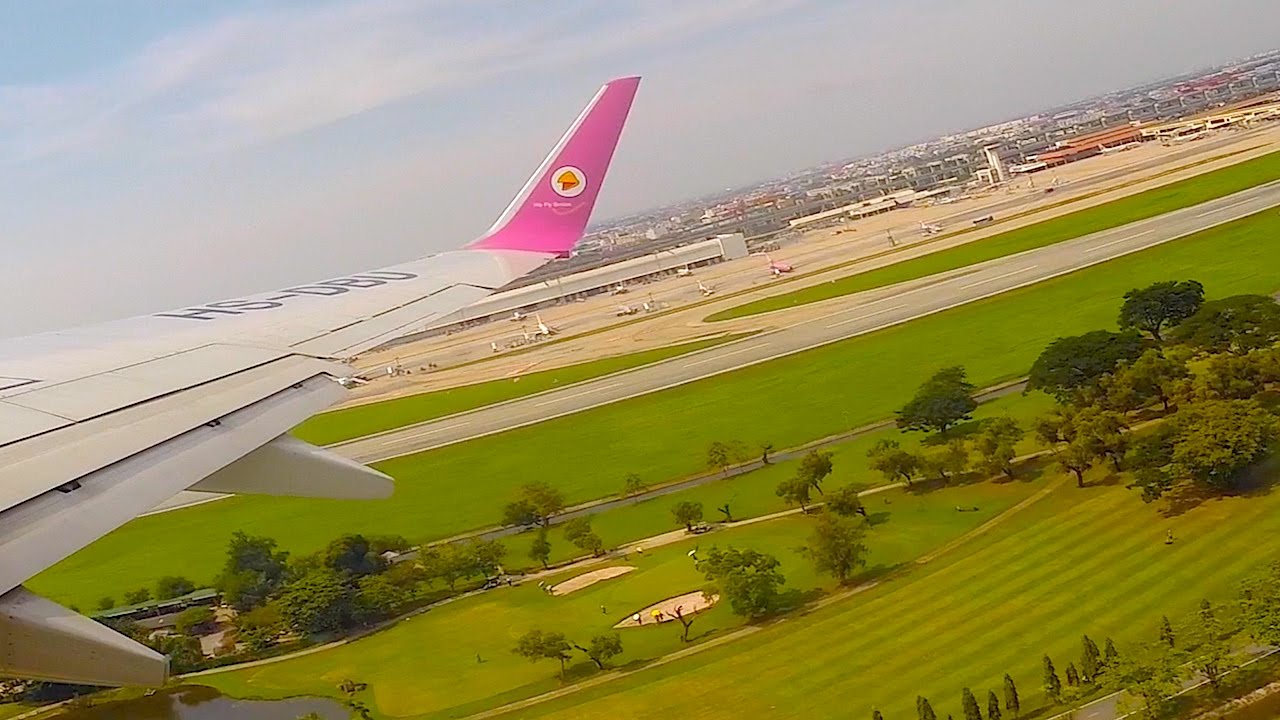 Airport with a golf course? - Don Mueang International Airport. Take-off (HD)