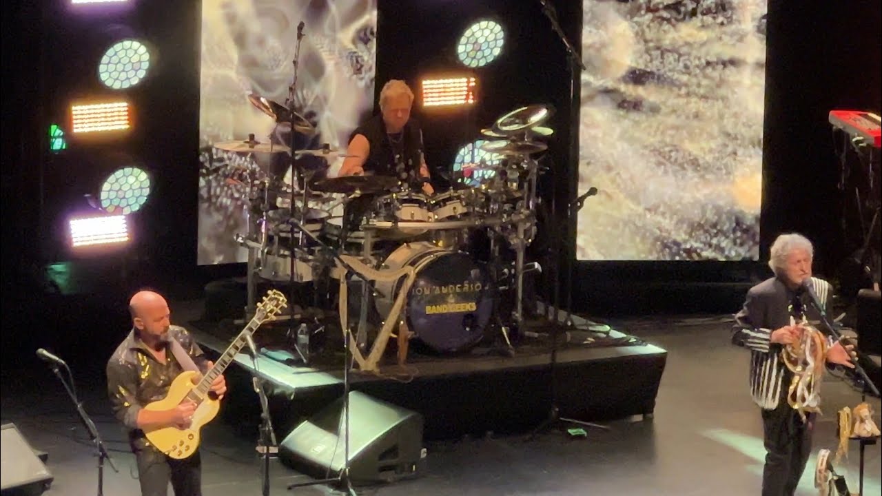 Jon Anderson and the Band Geeks - 