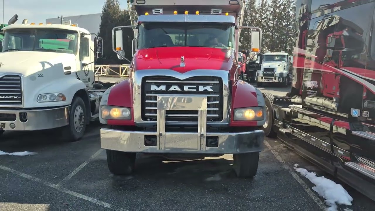 2019 MACK TR-AXLE DUMP HU2922