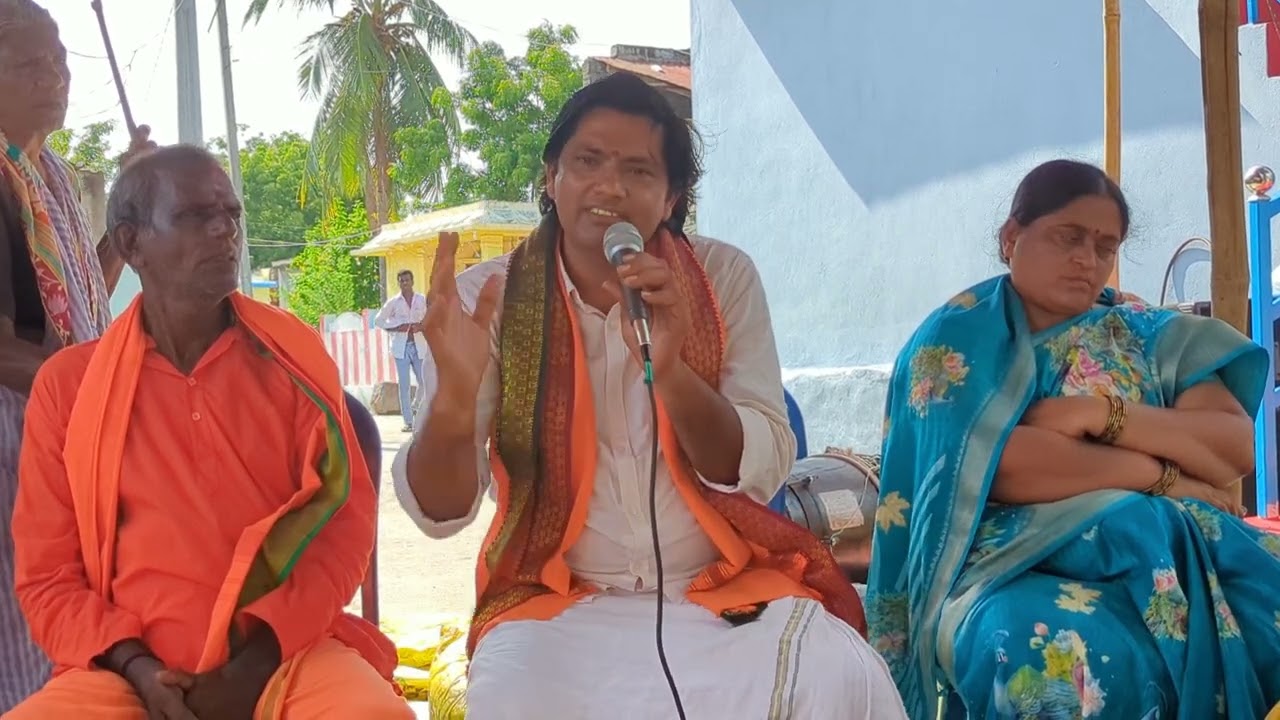 చిన్నగార్లపాడుగ్రామంలో నెలవారిసత్సంగం అంకుల్ వెంకాయమ్మగారిఇంట్లో సంకీర్తన సత్సంగం స్వామివారిప్రవచనం