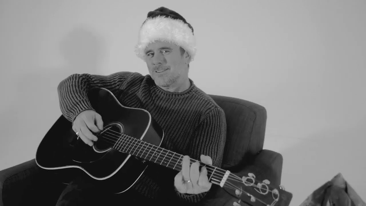 Charles Esten - Blue Christmas (Acoustic Cover)
