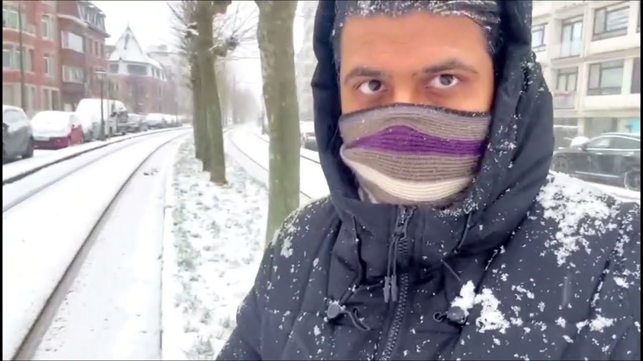 Snowfall in Brussels Belgium 🇧🇪 wih Relax Music 🎵 Belgium Wheather [4K] video