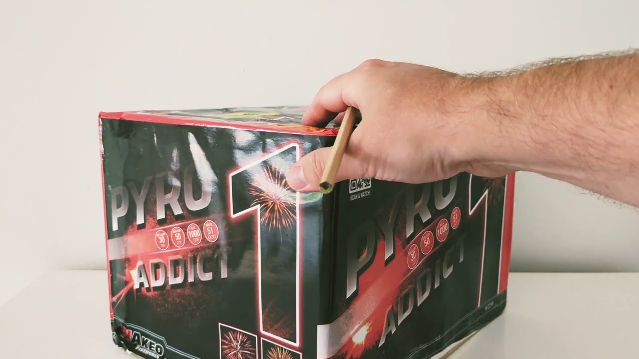 Распаковка торта Pyro Addict One 51 Shots от Riakeo Fireworks