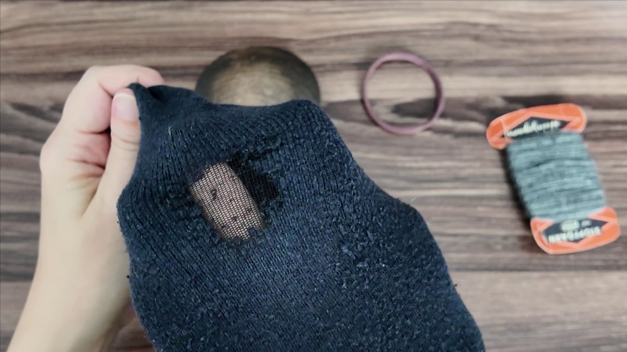 Mending socks | save clothes, save money {repairing is caring}