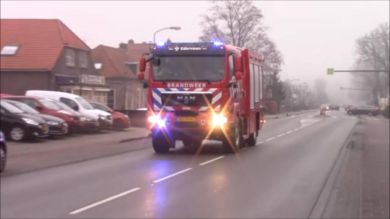 Prio 1 brandweer Ederveen (07-2531) en touran met spoed naar middelbrand op oudjaarsdag in Renswoude