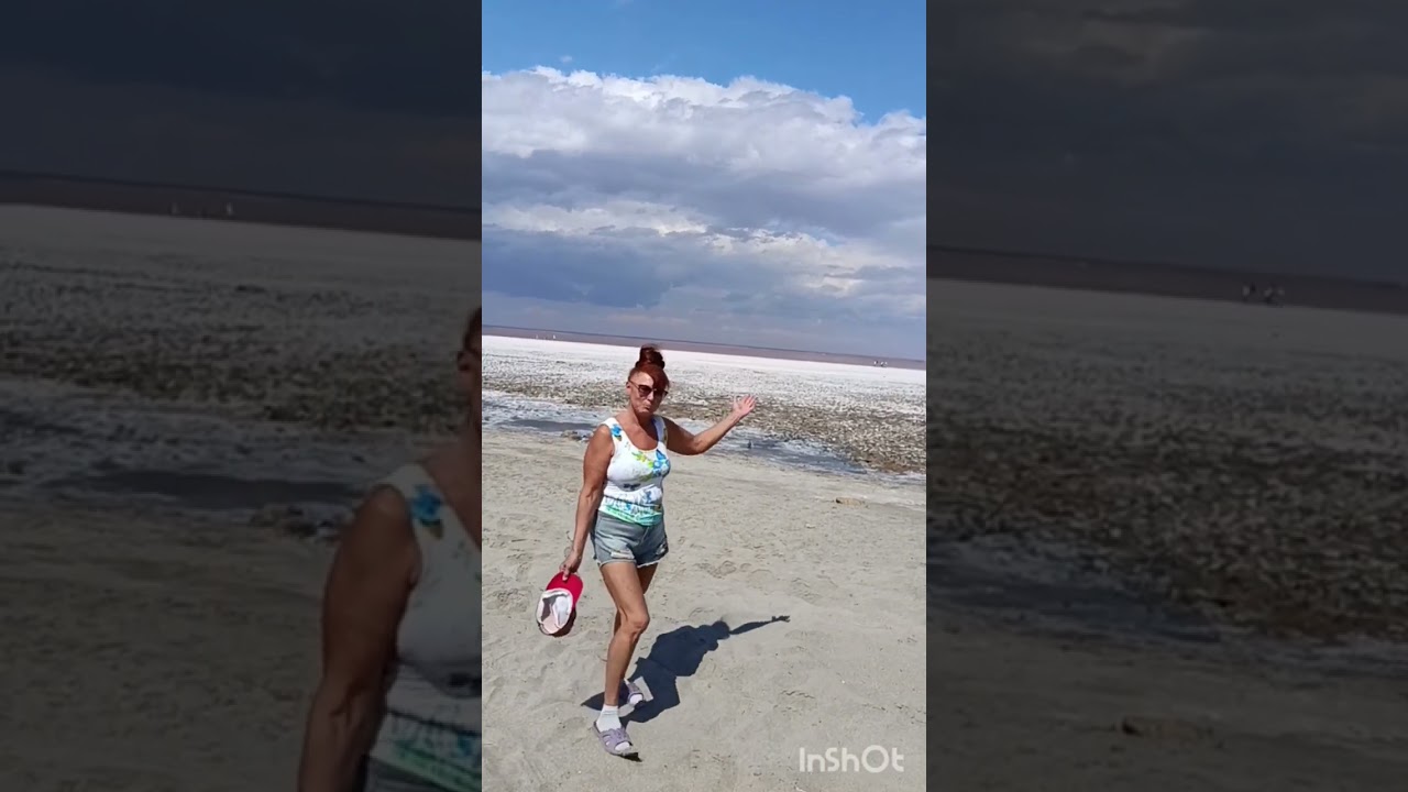 Собрали урожай огурцов и поехали в Крым.