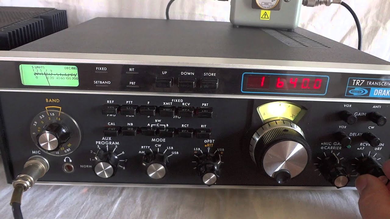 Classic Drake TR-7 HF SSB ham transceiver in near mint condition
