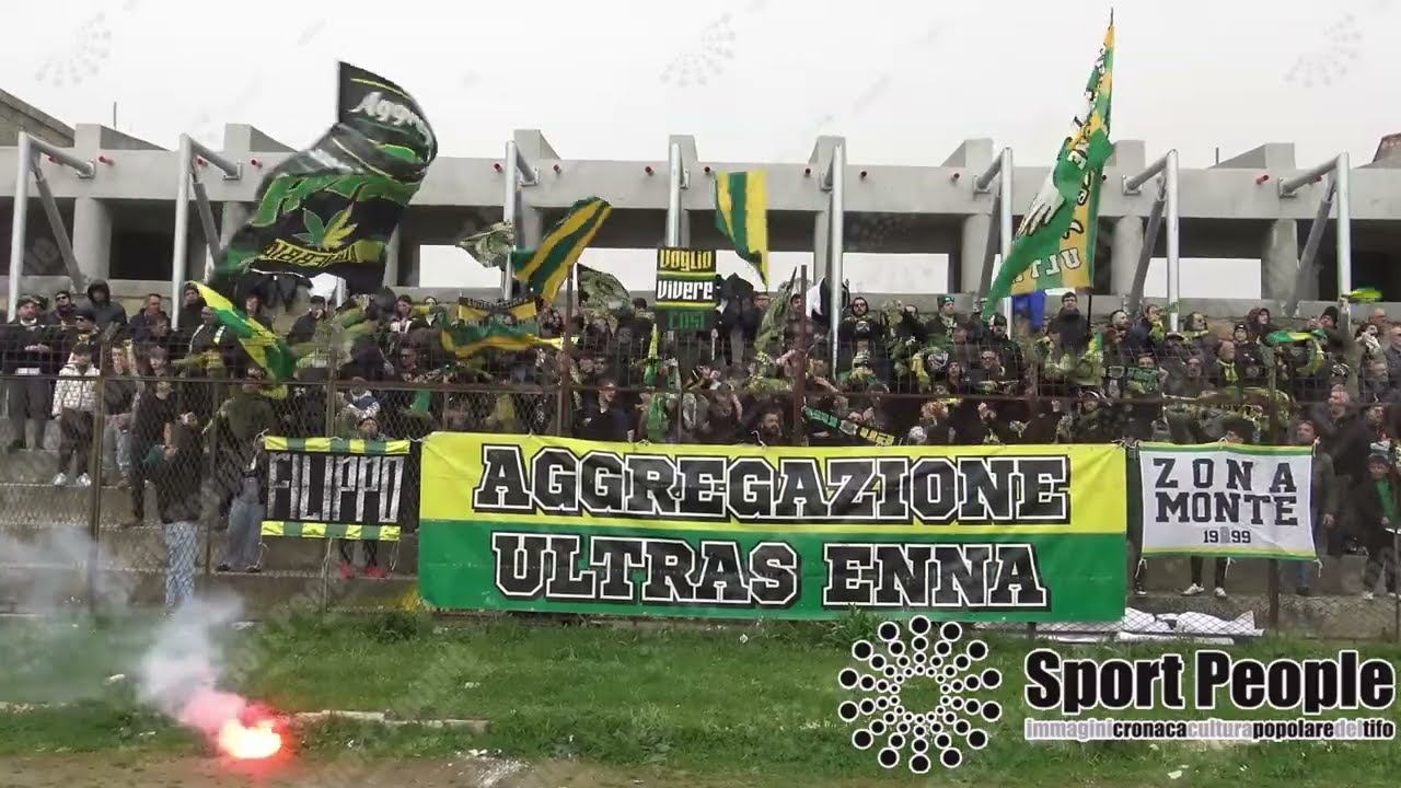 🎶 &laquo;Vitti na crozza&raquo; la versione di Enna, sciarpe e voce vs Siracusa 2024-25