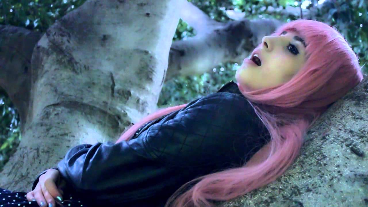 •YNT• Live action Vocaloid HELLO HOW ARE YOU ( Luka Megurine )