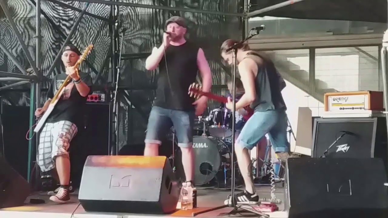 HenGrenade Fucking Monday Live