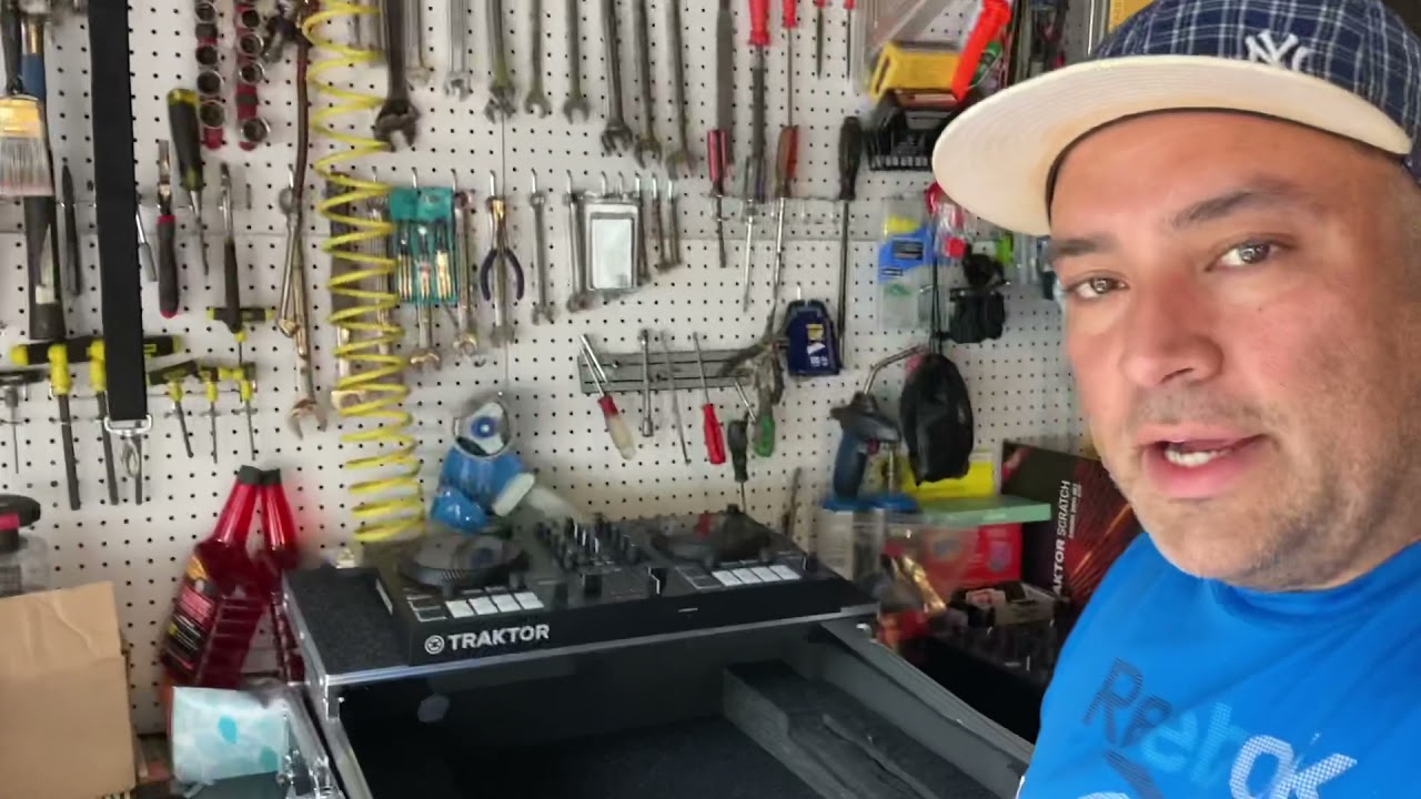 Everything you need to know about the Traktor S2 scratch controller