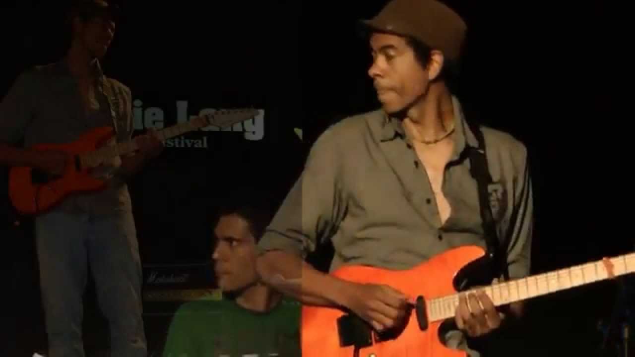 Greg Howe  "Kick It All Over" (live @ Eddie Lang Jazz Festival 2010)