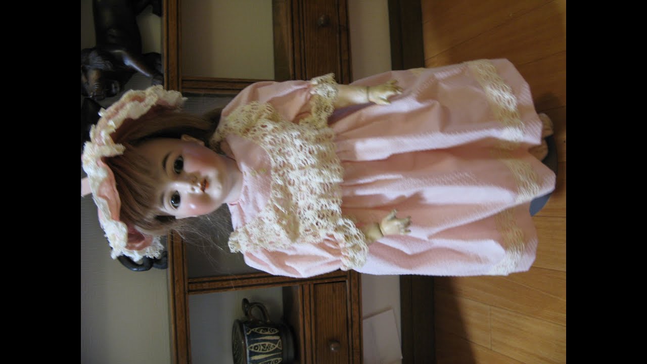 German Antique Bisque Doll Queen Louise 7   281   24 with Dress and Hat