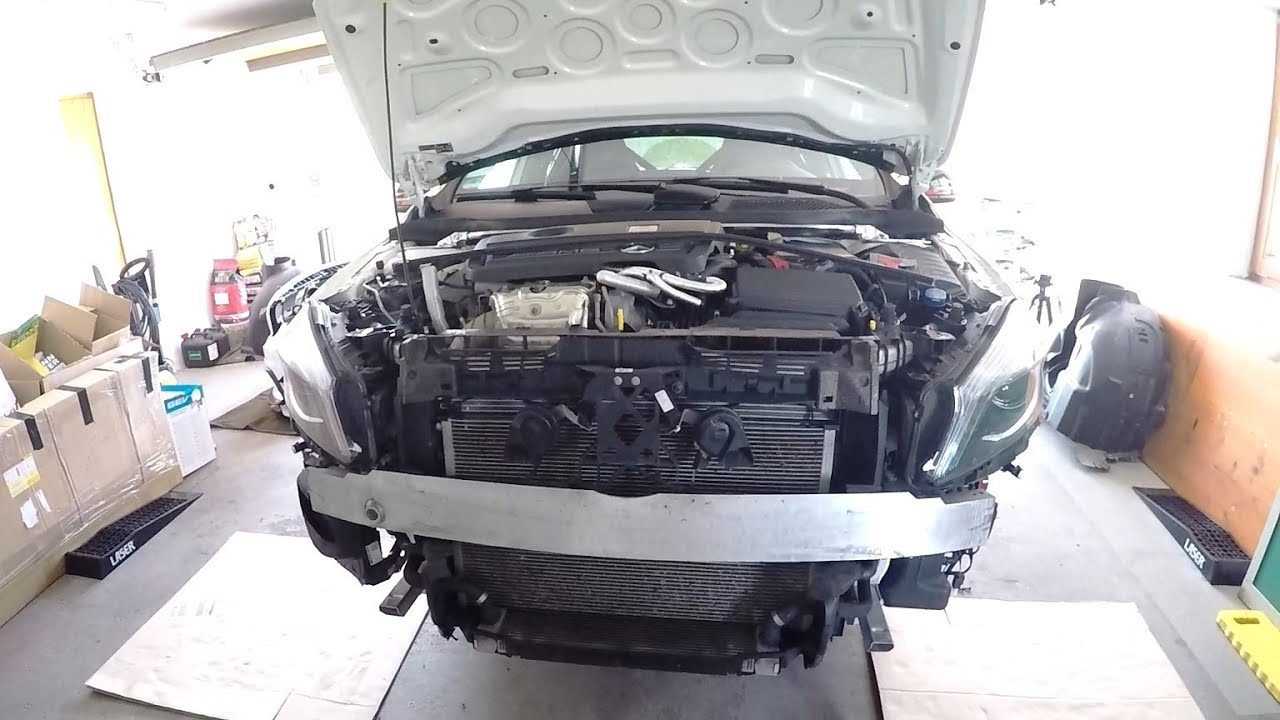 W176 A-Class - Removing the Front Bumper
