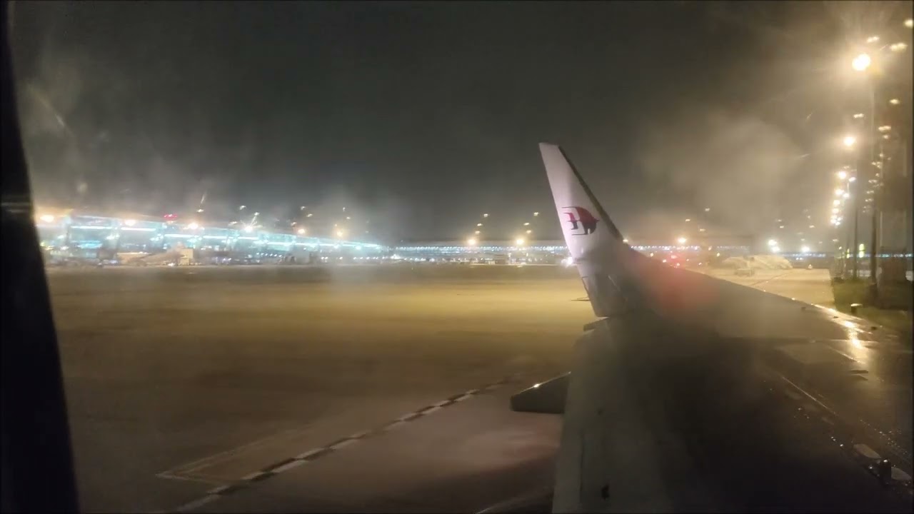 Jakarta to Kuala Lumpur Malaysia Airlines MH726 9M-MXD Boeing 737-8H6 Take Off