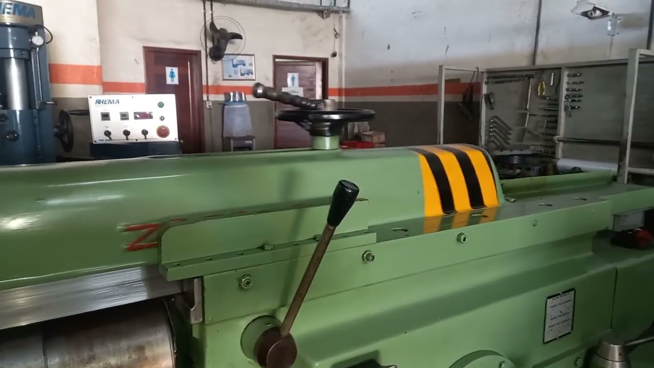 plaina limadora fazendo quadrado de eixo  de emgenho