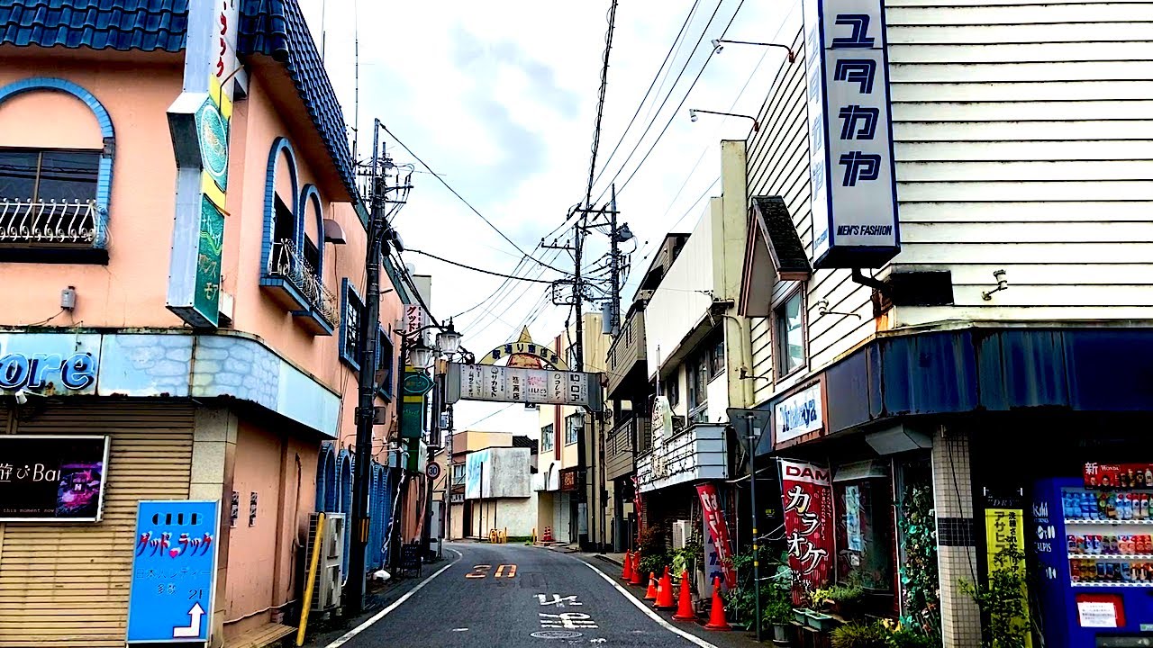 水海道商店街　昭和レトロな商店街の街並み　茨城県常総市水海道