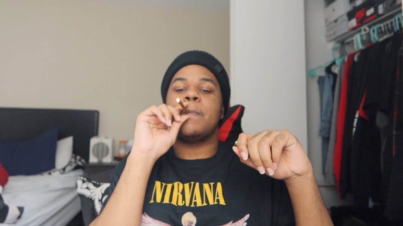 How to Be a Low Key Stoner &mdash; Smoke Sesh *Never Get Caught*