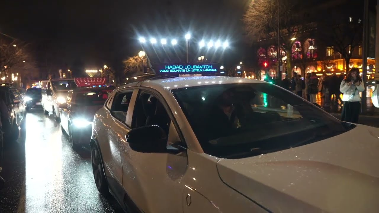 Défilé de Hanoucca 2025 dans les rues de Paris organisé par le Beth Loubavitch