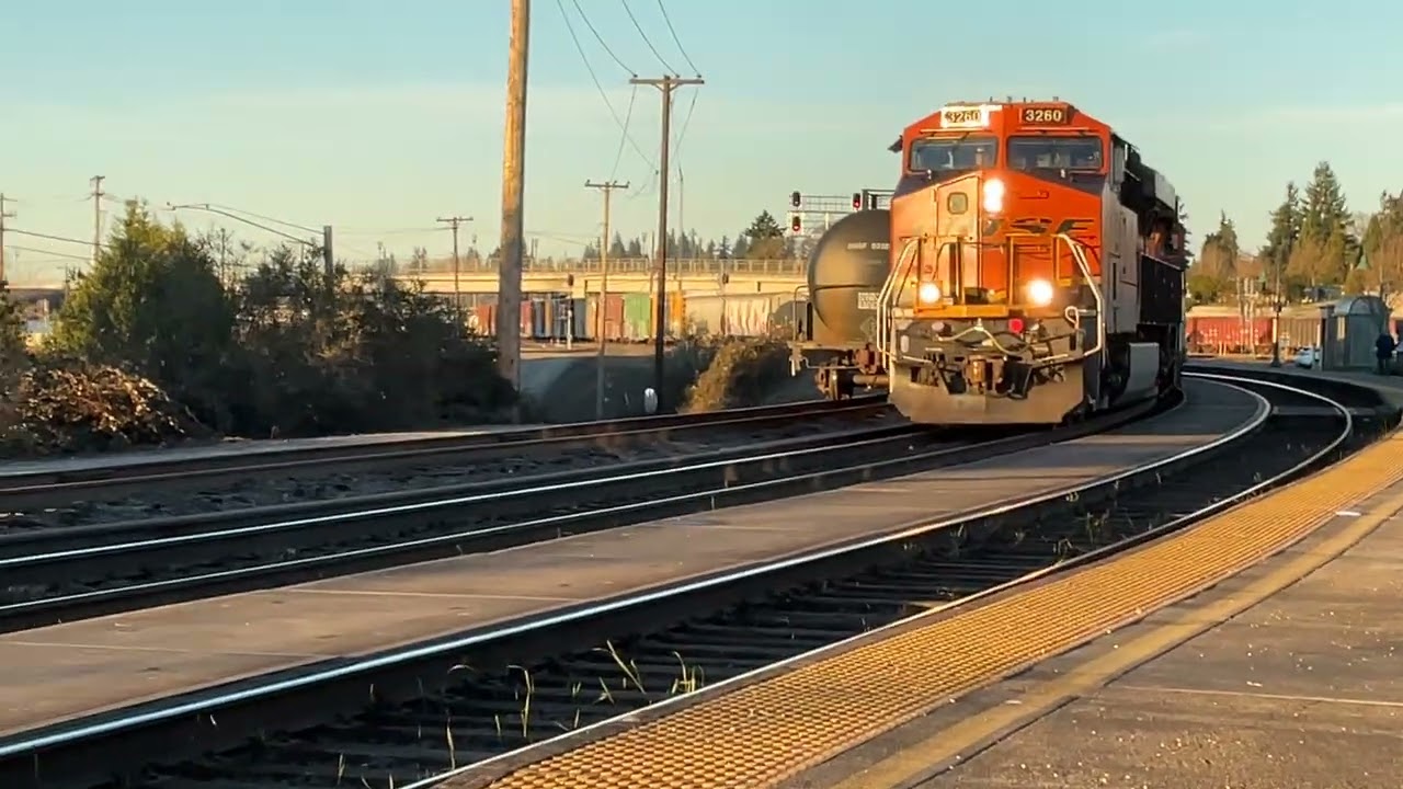 BNSF did a tiny horn show ￼