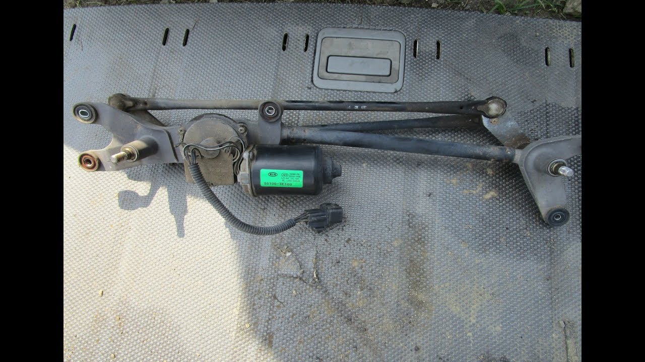 Kia Sorento How To Replace a Windshield Wiper Motor