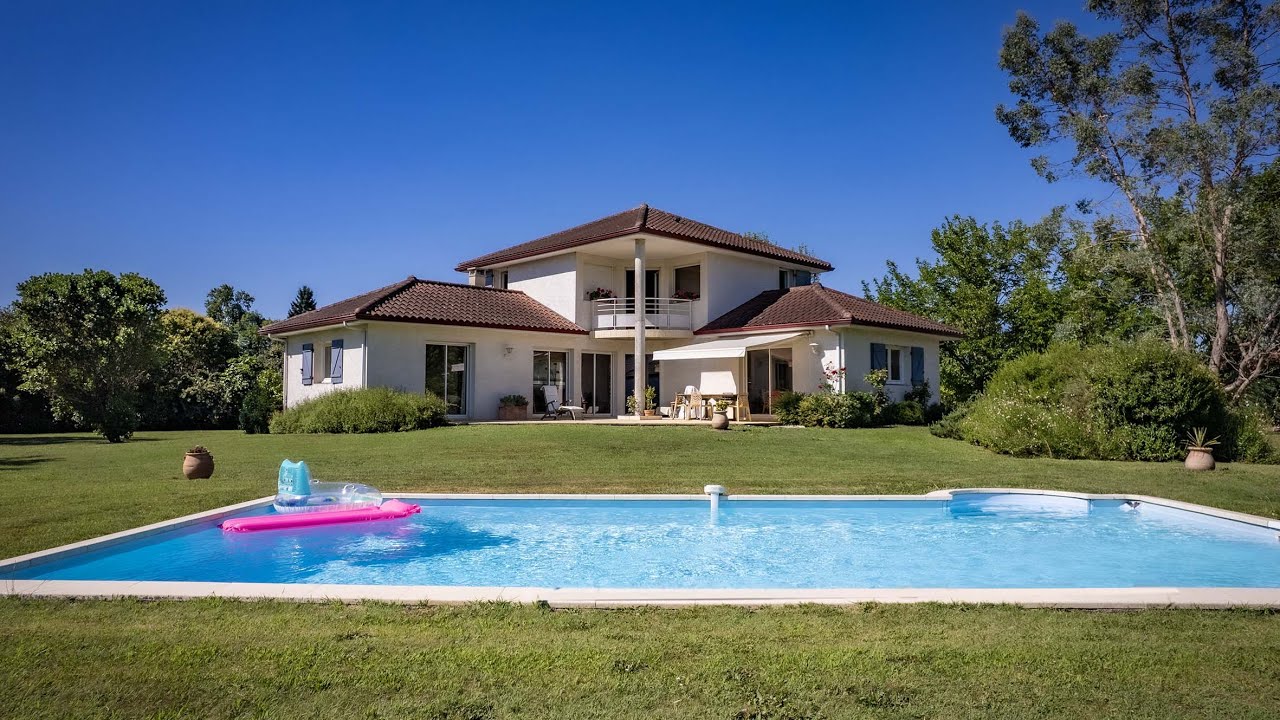 Maison d'exception sur parcelle de 5000 m2 &agrave; 10 min de Pau